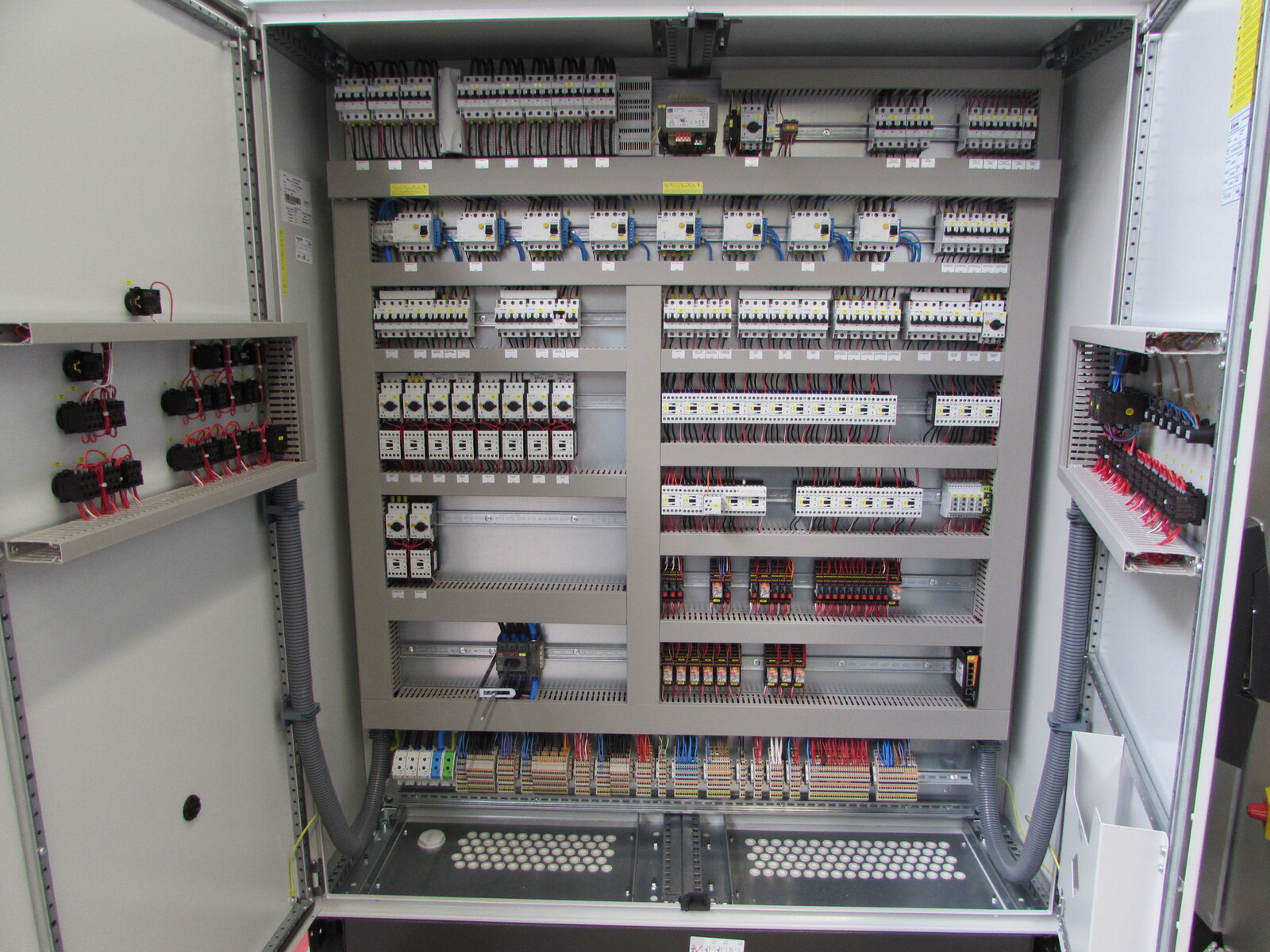 Control cabinet Hybride 2240 compartment 1 Viper extern